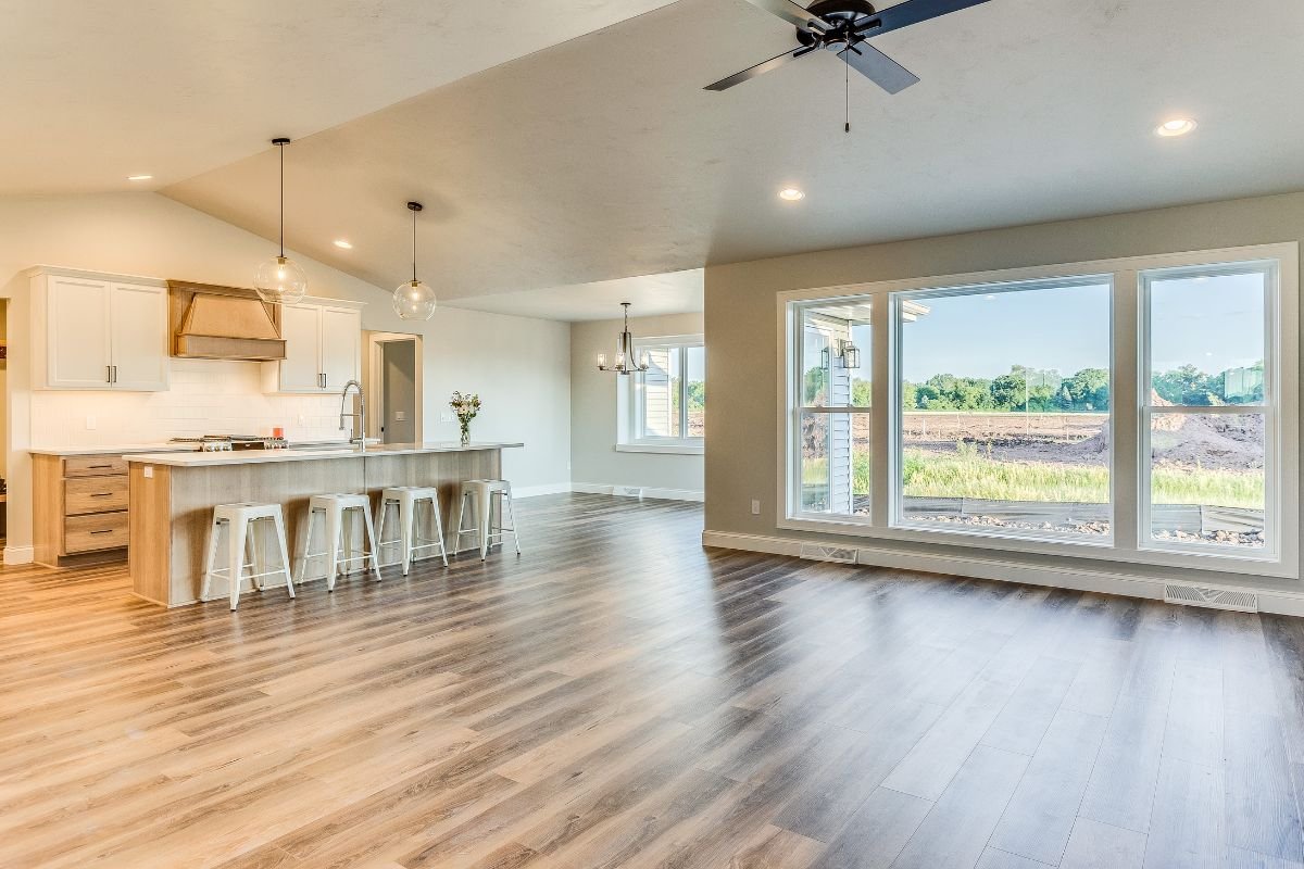 A Guide to Vinyl Plank Flooring: Is It Right For Your Home?